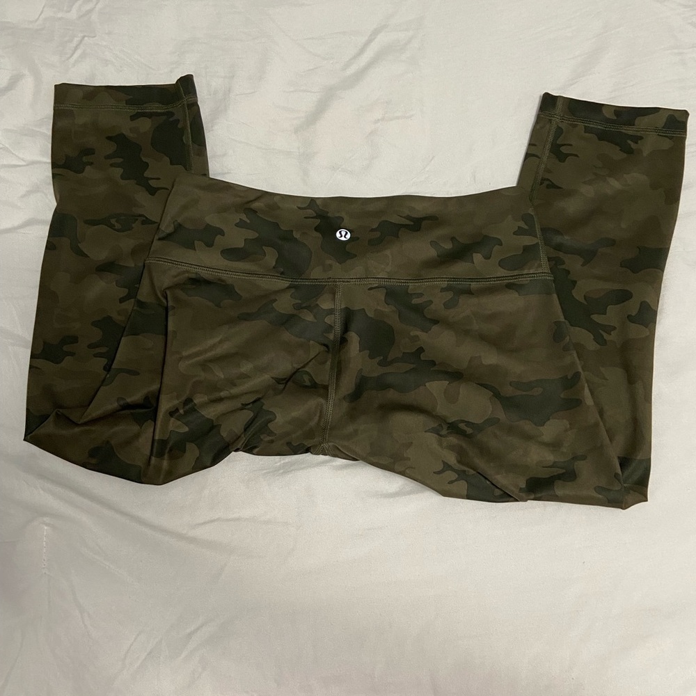 Lululemon Green Camo Capri Leggings
